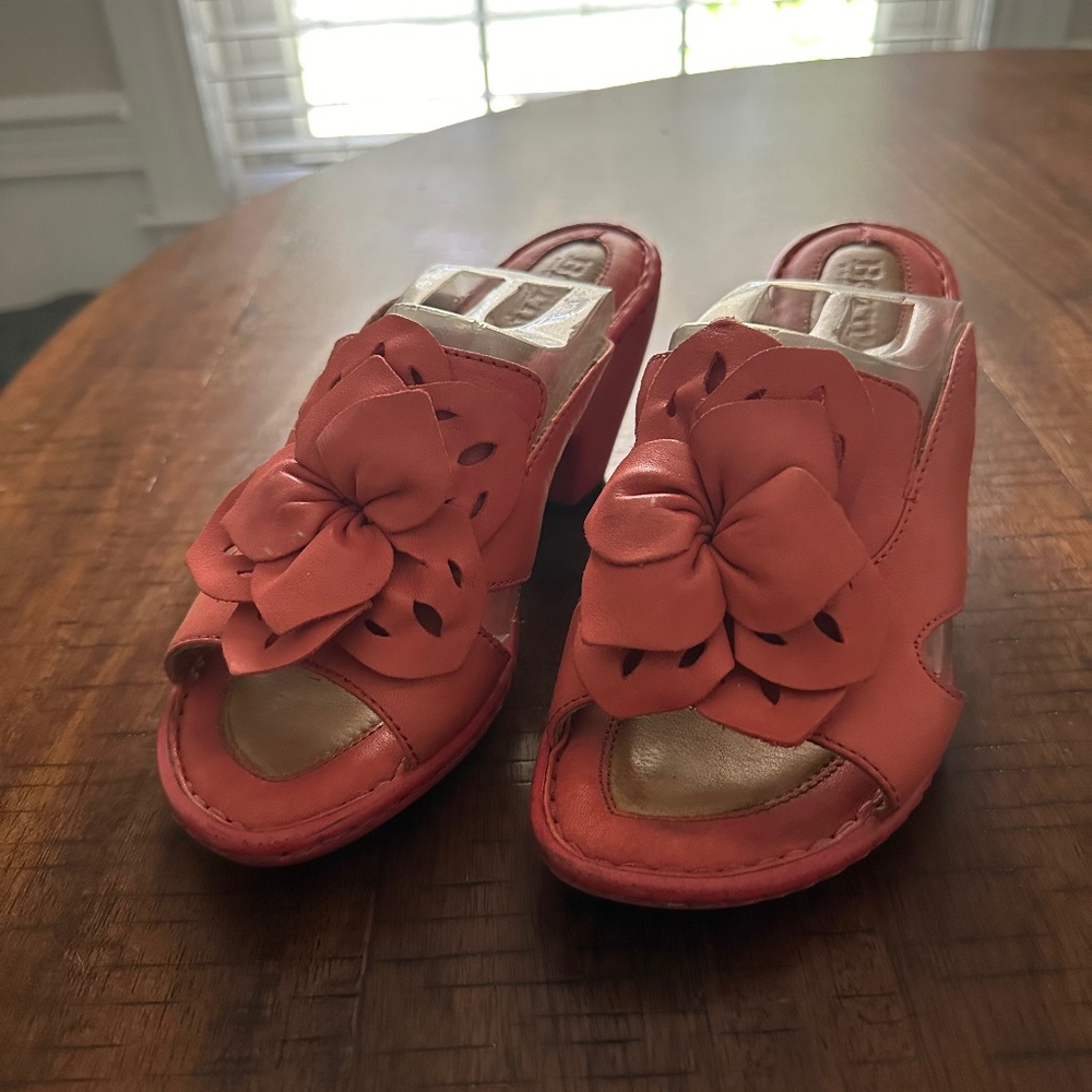 Open-toed Slip on shoe